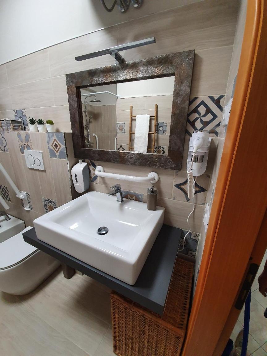 New Panorama Villa Рипосто Екстериор снимка